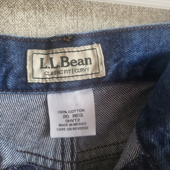 L.L Bean Womens Size 20 Classic Curvy Fit Jeans Plus Size Dark Wash - Picture 3 of 5